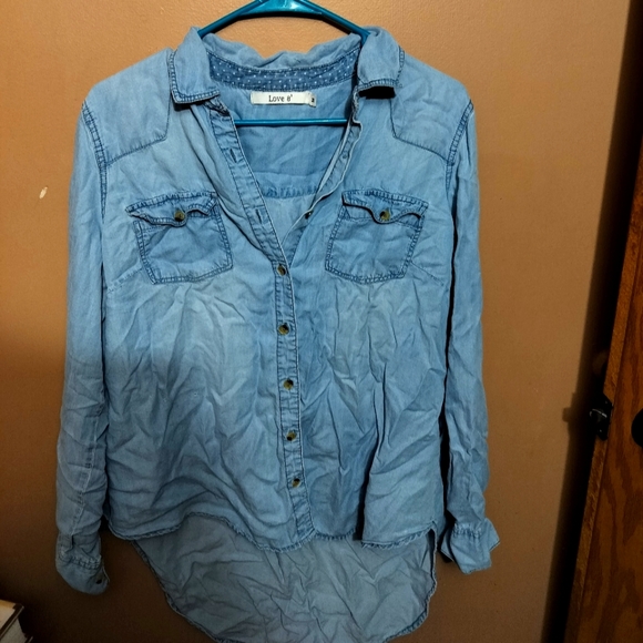 Button down - Picture 1 of 1